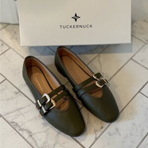Tuckernuck Olive Leather Buckle Flats New in Box 6